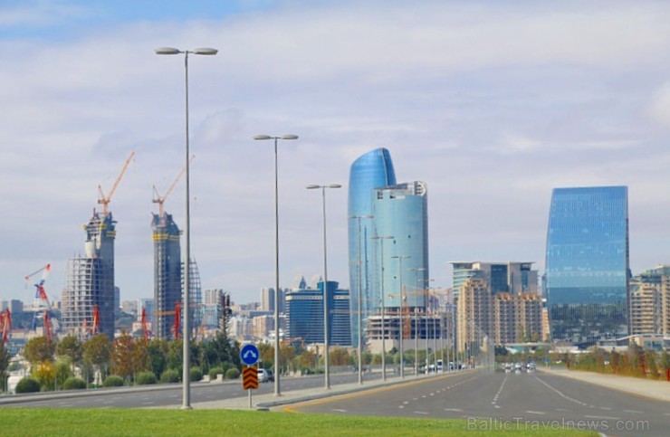 Travelnews.lv ar ekskursiju autobusu apceļo Baku raksturīgākās vietas. Sadarbībā ar Latvijas vēstniecību Azerbaidžānā un tūrisma firmu «RANTUR Travel  237676