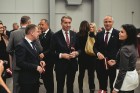 Latvijas lidsabiedrība airBaltic pasniedza unikālu dāvanu Latvijai simtgadē – lidmašīnu ar īpašo krāsojumu. airBaltic Airbus A220-300 lidmašīnu ar reģ 2