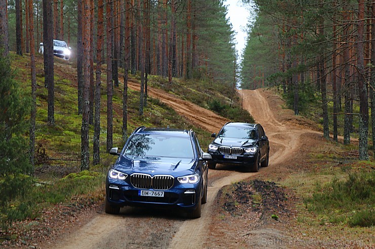 Travelnews.lv izmēģina jauno «BMW X5» meža smilšu ceļos 238603
