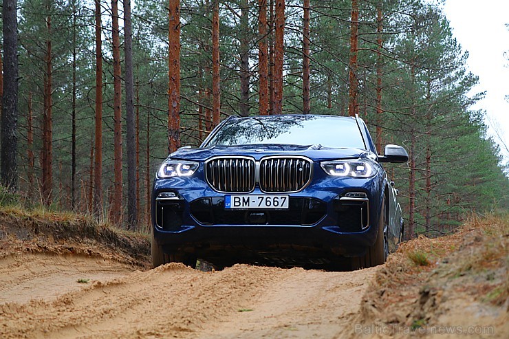 Travelnews.lv izmēģina jauno «BMW X5» meža smilšu ceļos 238604