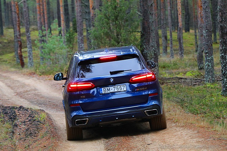 Travelnews.lv izmēģina jauno «BMW X5» meža smilšu ceļos 238605
