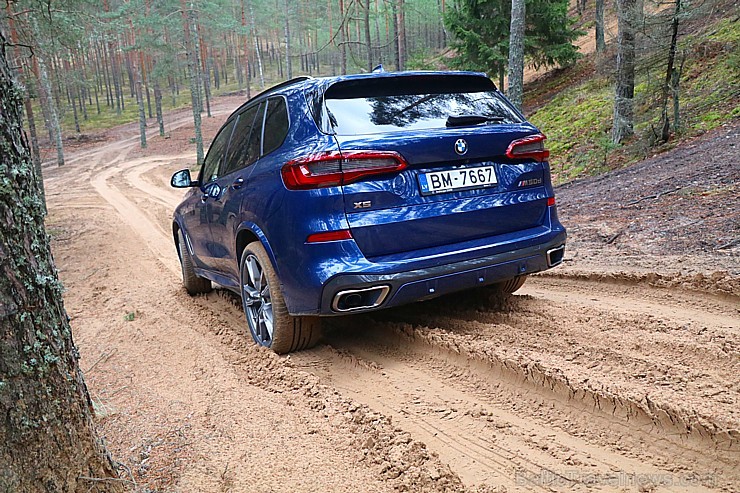 Travelnews.lv izmēģina jauno «BMW X5» meža smilšu ceļos 238620