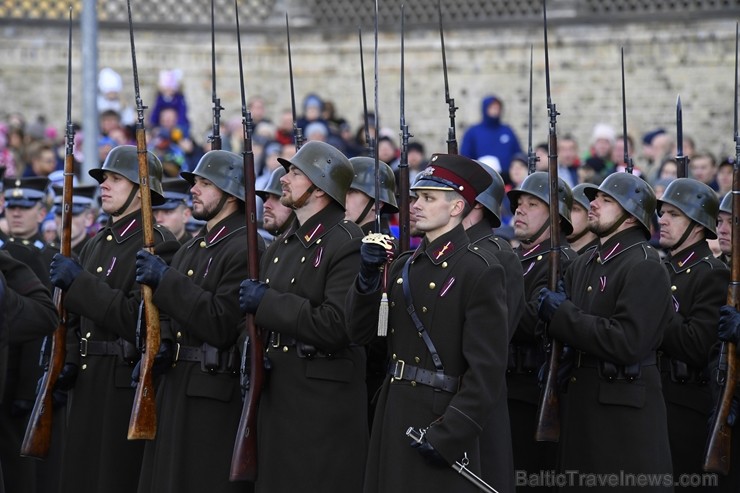 Militārajā parādē piedalījās aptuveni 1700 karavīri, zemessargi, policisti, robežsargi, ugunsdzēsēji un jaunsargi. Par godu Latvijas valsts neatkarība 238687