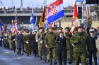 Militārajā parādē piedalījās aptuveni 1700 karavīri, zemessargi, policisti, robežsargi, ugunsdzēsēji un jaunsargi. Par godu Latvijas valsts neatkarība 12