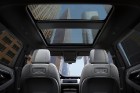 Oriģinālais luksusa klases kompaktais SUV ir kļuvis vēl labāks. Dzimtenes pilsētā un kalnos jaunais pievienojas Range Rover saimei, piedāvājot iespēju 11