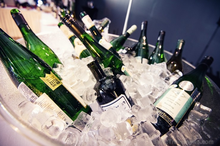 Festivāls Riga Wine & Champagne pulcēja pasaules vadošos vīna ekspertus, lai gardēžiem un vīnmīļiem no visas Baltijas piedāvātu izglītojošas degustāci 239270