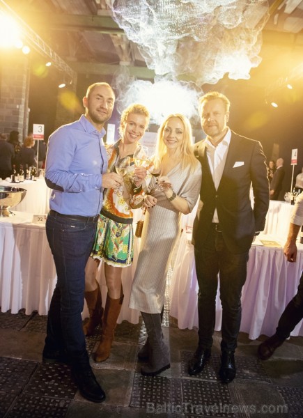 Festivāls Riga Wine & Champagne pulcēja pasaules vadošos vīna ekspertus, lai gardēžiem un vīnmīļiem no visas Baltijas piedāvātu izglītojošas degustāci 239296