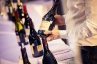 Festivāls Riga Wine & Champagne pulcēja pasaules vadošos vīna ekspertus, lai gardēžiem un vīnmīļiem no visas Baltijas piedāvātu izglītojošas degustāci 13