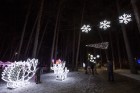 Jūrmalā - Dzintaru mežaparkā - atklāts Gaismas parks, kurā dažādos gaismas dekoros, skulptūrās jau otro gadu iemirdzas tūkstošiem LED gaismiņu. 11
