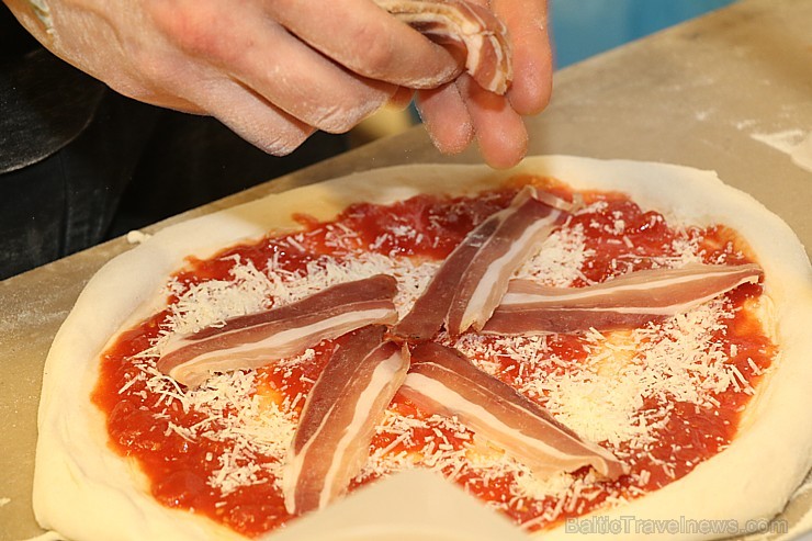 Pārdaugavā atvērusies īsta itāļu picērija «Street Pizza», kas ir vienīgā Baltijā ar Neapoles sertifikātu 239767