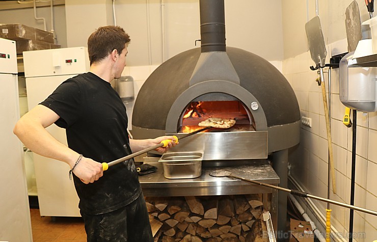 Pārdaugavā atvērusies īsta itāļu picērija «Street Pizza», kas ir vienīgā Baltijā ar Neapoles sertifikātu 239771