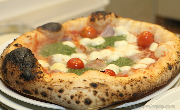 Pārdaugavā atvērusies īsta itāļu picērija «Street Pizza», kas ir vienīgā Baltijā ar Neapoles sertifikātu 239772