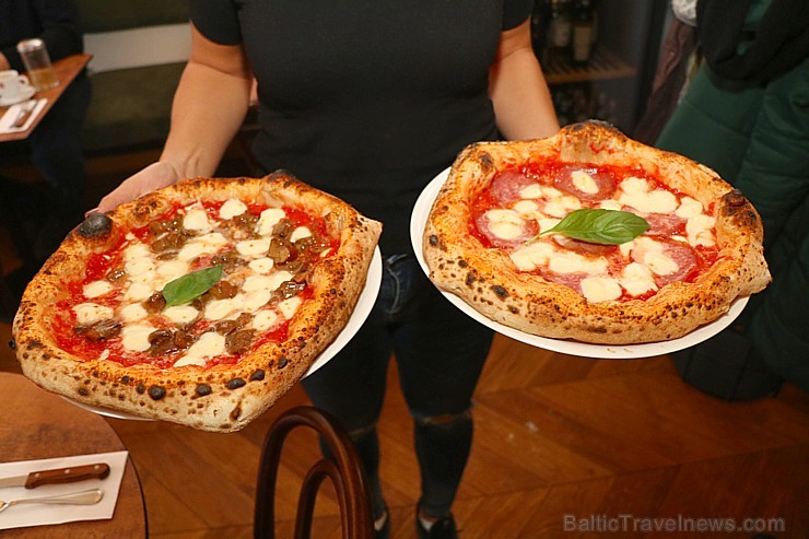 Pārdaugavā atvērusies īsta itāļu picērija «Street Pizza», kas ir vienīgā Baltijā ar Neapoles sertifikātu 239774