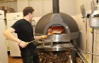 Pārdaugavā atvērusies īsta itāļu picērija «Street Pizza», kas ir vienīgā Baltijā ar Neapoles sertifikātu 13