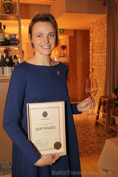 Latvijas vīnziņi ir pirmie Baltijā, kas svinīgā atmosfērā iegūst vīnziņa sertifikātus 240147