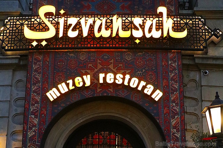 Travelnews.lv apmeklē Baku muzeja stila restorānu «Shirvanshah Museum Restaurant». Sadarbībā ar Latvijas vēstniecību Azerbaidžānā un tūrisma firmu «RA 240581