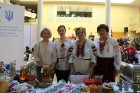 Jau 22. reizi Rīgā norisinājies tradicionālais ārzemju vēstniecību labdarības Ziemassvētku tirgus, kurā piedalījušās vairāk kā 30 ārvalstu vēstniecība 25