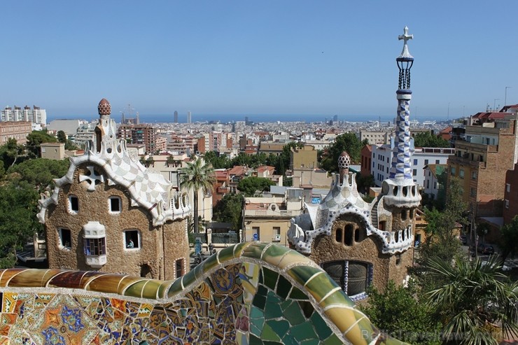 Barselona ir Vidusjūras piekrastes pērle, kas apvieno romiešu arhitektūras pieminekļus, viduslaiku ielas un kvartālus, lieliskas modernisma laikmeta ē 243318