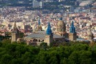 Barselona ir Vidusjūras piekrastes pērle, kas apvieno romiešu arhitektūras pieminekļus, viduslaiku ielas un kvartālus, lieliskas modernisma laikmeta ē 12