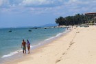 Travelnews.lv iepazīst Vjetnamas viesnīcas «Ocean Star Resort» pludmali  kopā ar 365 brīvdienas un Turkish Airlines 2