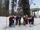 Kopā ar folkloristiem un latvisko tradīciju zinātājiem Alūksnē svinēja Meteņdienu, ejot rotaļās, lieloties, ēdot cūkas šņukuru, vizinoties no kalna un 5