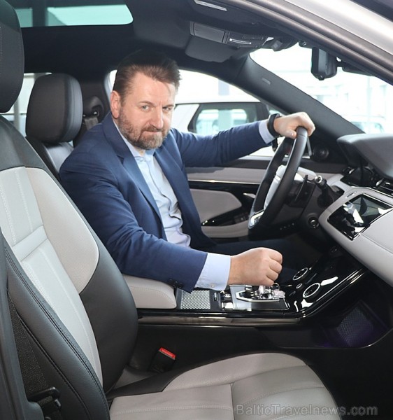Latvijā pirmo reizi 19.02.2019 tiek prezentēts otrās paaudzes «Range Rover Evoque» 246676