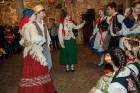 Ar poļu tautas dejām, ēdieniem, ķekatniekiem, Meteņu rotaļām un vizināšanos zirgu vilktajās kamanās grafu Plāteru pils pagalmā Krāslavā svin Meteņus 13