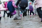Rembates parkā pie Lielvārdes novada Kultūras centra jau otro gadu tika svinēti Meteņi, lai kopā ieskandinātu pavasari 28