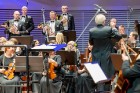 Ar grandiozu Liepājas Simfoniskā orķestra un pasaulslavenā čellista Miša Maiska koncertu atklāts 27. Liepājas Starptautiskais zvaigžņu festivāls 18