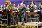 Ar grandiozu Liepājas Simfoniskā orķestra un pasaulslavenā čellista Miša Maiska koncertu atklāts 27. Liepājas Starptautiskais zvaigžņu festivāls 19