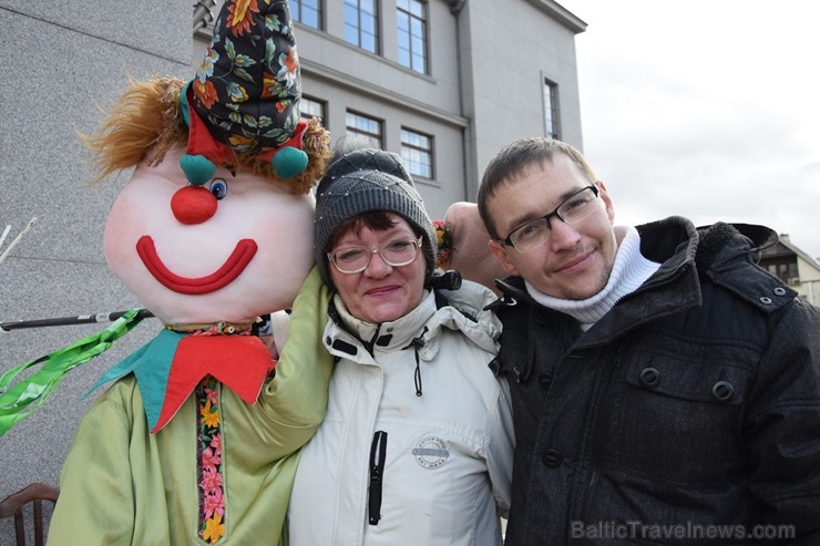 Ik gadu Daugavpilī, ievērojot senas slāvu tradīcijas, plaši un krāšņi tiek atzīmēta Masļeņica jeb ziemas pavadīšanas un pavasara sagaidīšanas svētki 248460