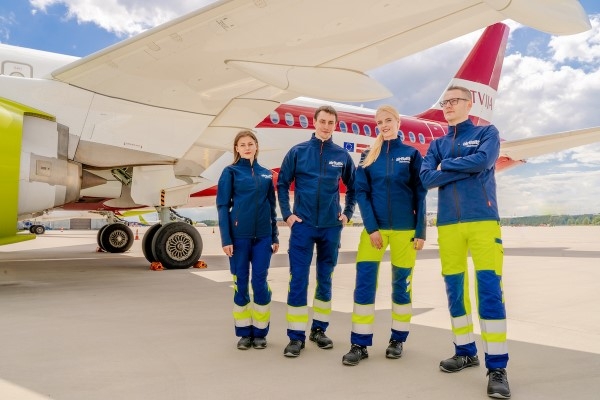«airBaltic» Introduces Sustainable Technician Uniforms