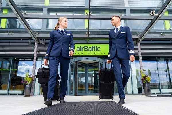 «airBaltic» Opens Vacancy for Captains and Establishes New Crew Bases